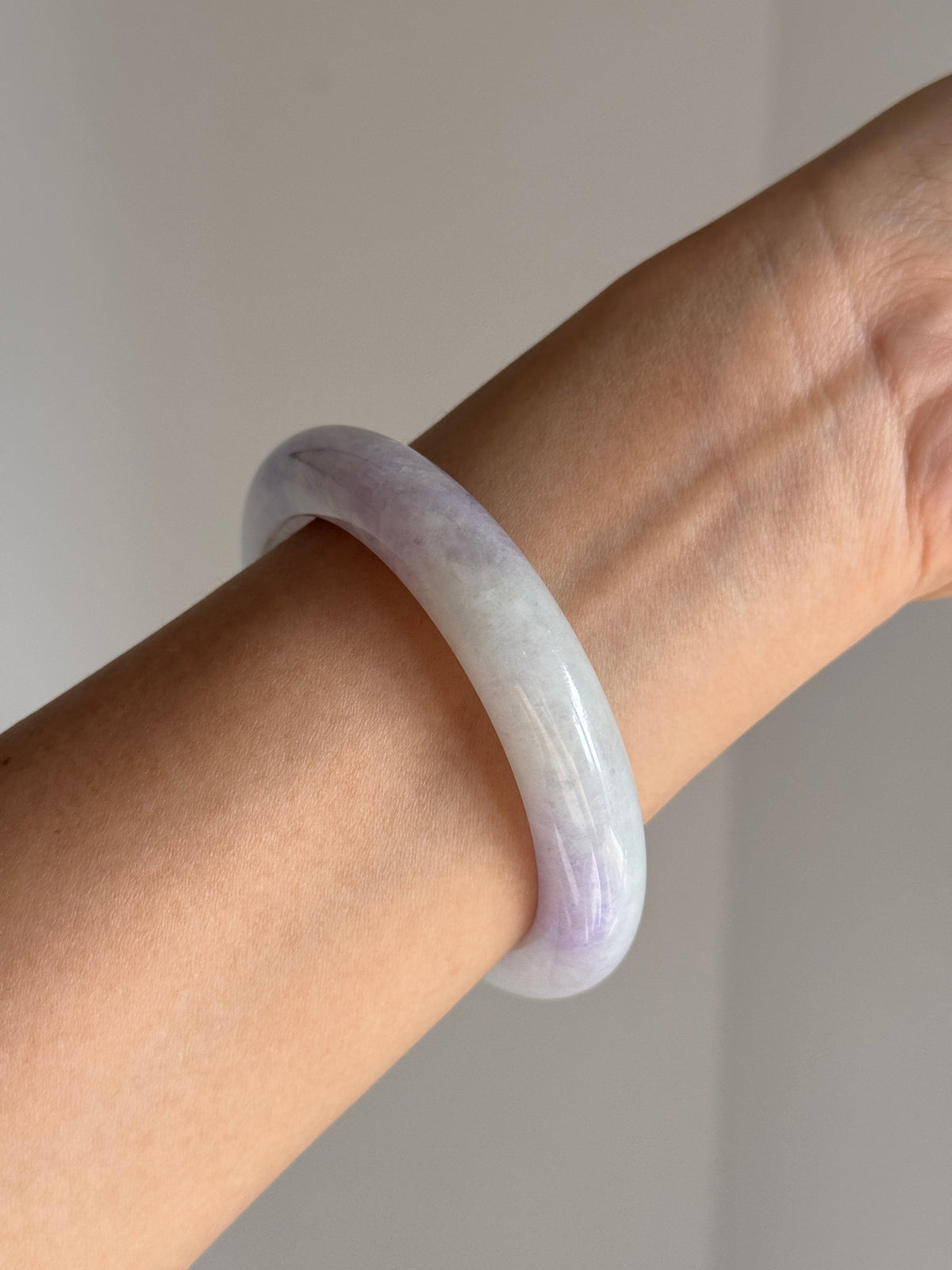 #0448 Icy Lavender Green Jade Bangle Size 55.8
