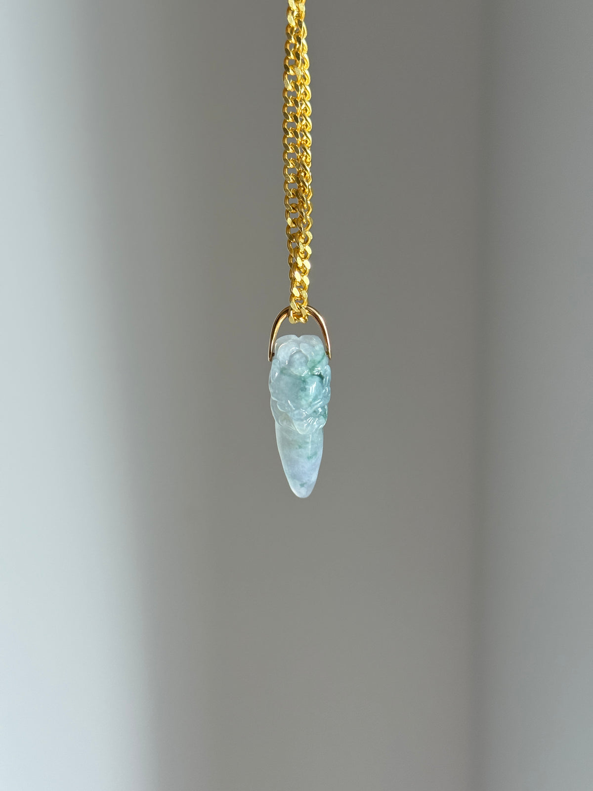 #P0569 "Dragon's Fang" Icy Lavender Green Jadeite Jade 18K Yellow Gold Pendant