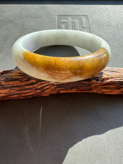 #0432 Yellow Light Green Lavender Jade Bangle Size 60.2