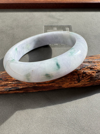 #0332 Spring Lavender Green Jade Bangle Size 57.8