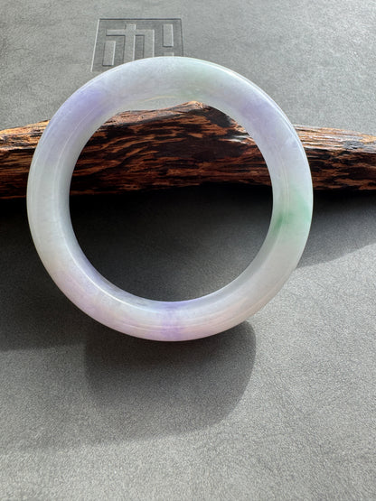 #0448 Icy Lavender Green Jade Bangle Size 55.8