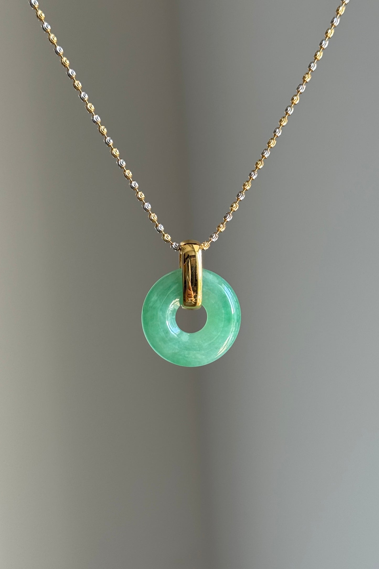 #P0562 "Bi" Icy Bright Green Jadeite Jade Donut 18K Yellow Gold Pendant