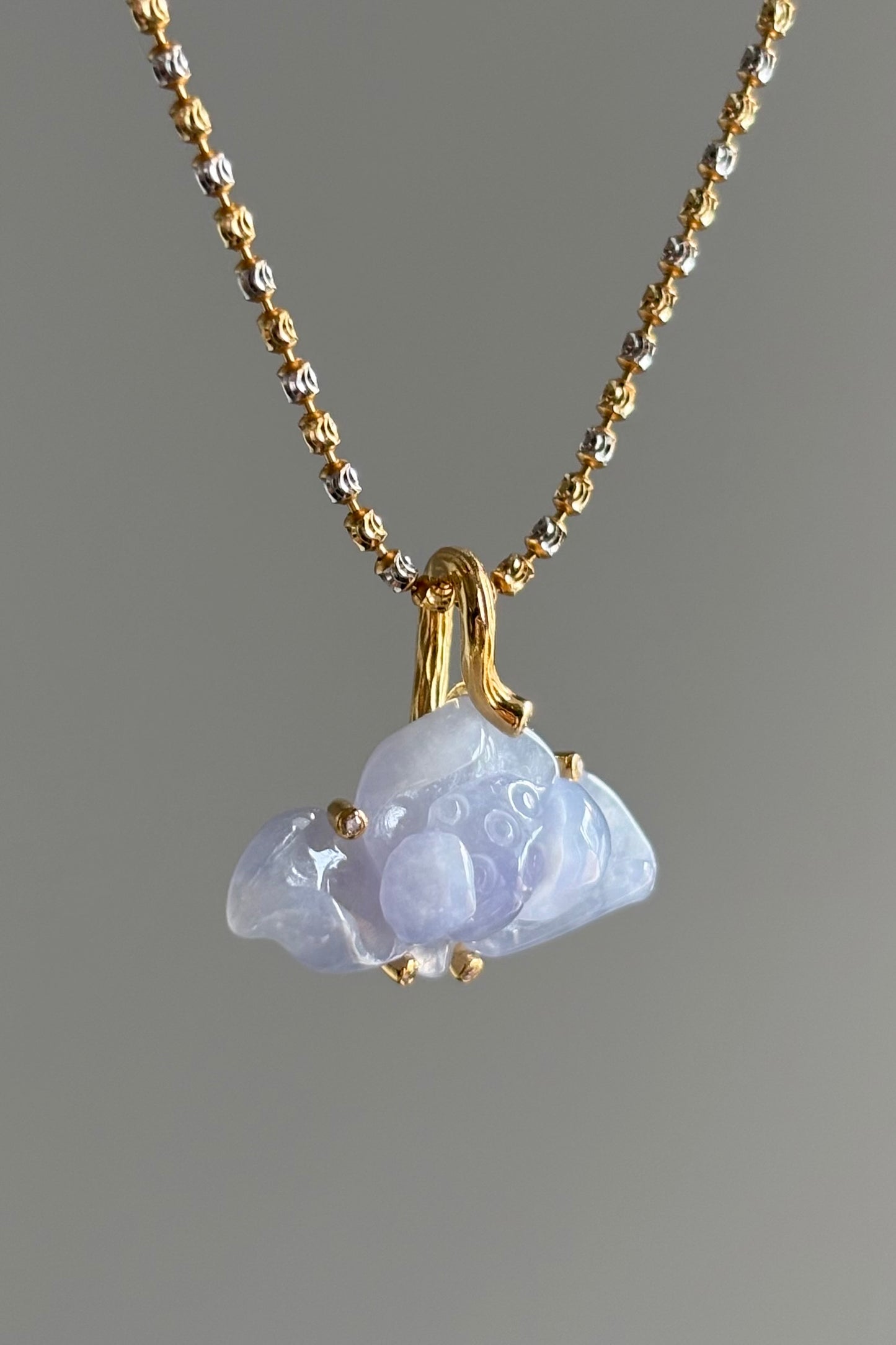 #P0471 "Lotus" Icy Lavender Jadeite Jade 18K Yellow Gold Pendant