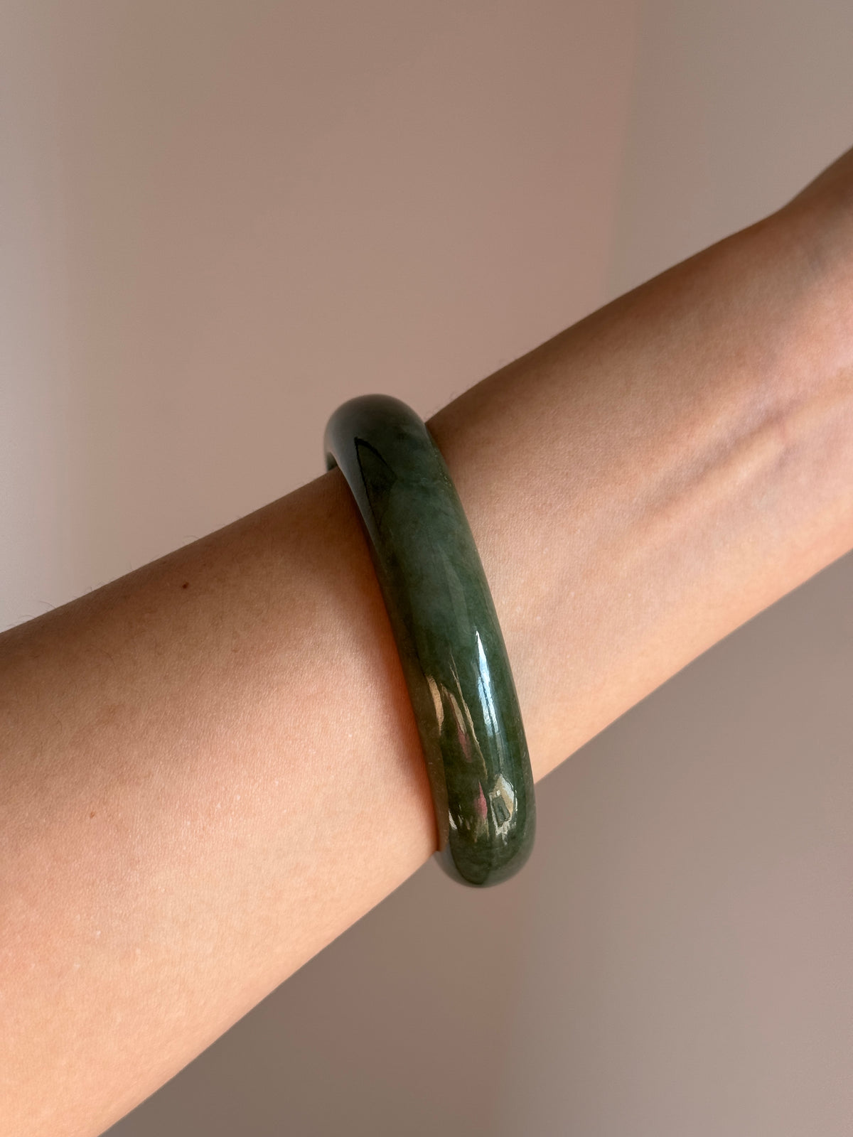 #0425 Olive Green Jade Bangle Size 58.6
