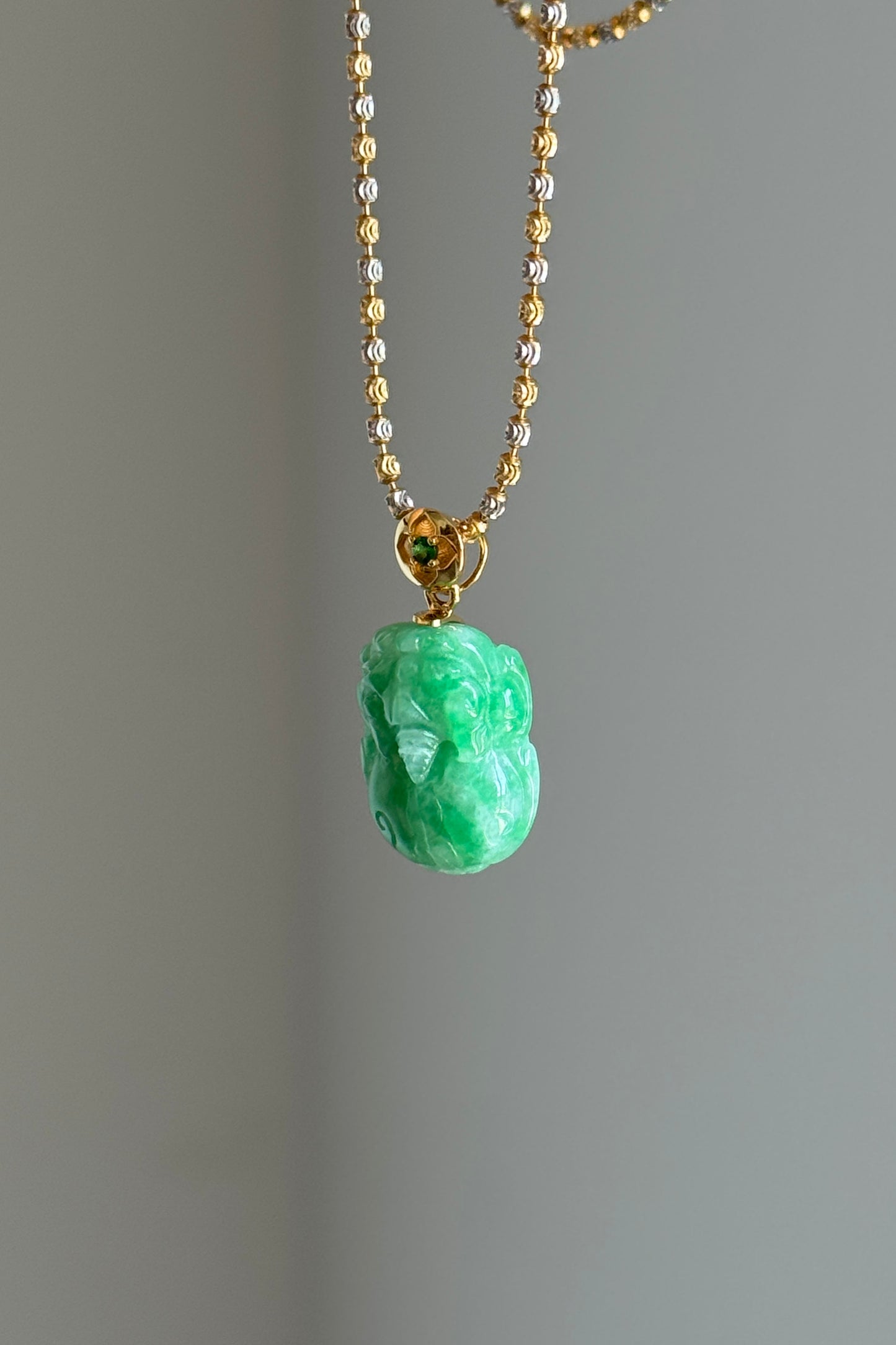 #P0561 "Pixiu" Sun Green Jadeite Jade 18K Yellow Gold Pendant
