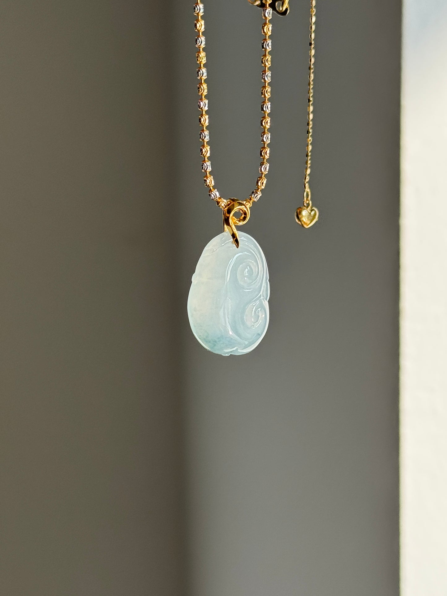 #P0540 "Ruyi / As Your Wish" Icy Blue Lavender Jadeite Jade 18K Yellow Gold Pendant