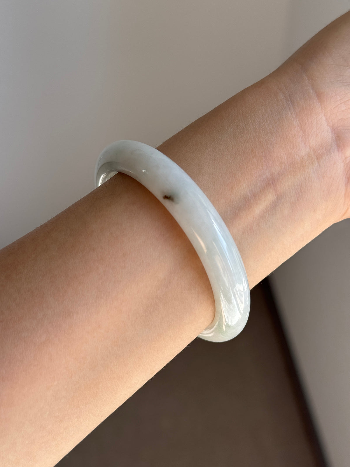 #0449 White Light Green Jade Bangle Size 53.7