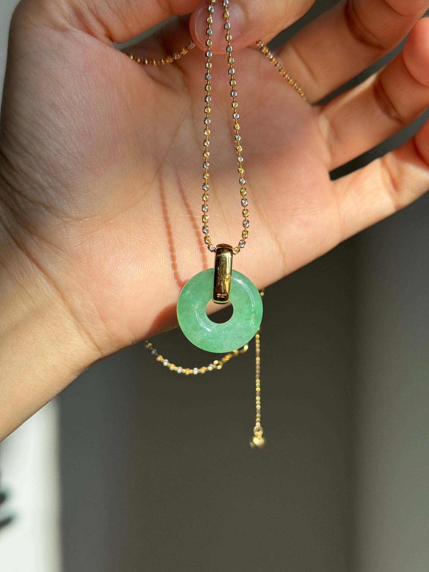 #P0562 "Bi" Icy Bright Green Jadeite Jade Donut 18K Yellow Gold Pendant
