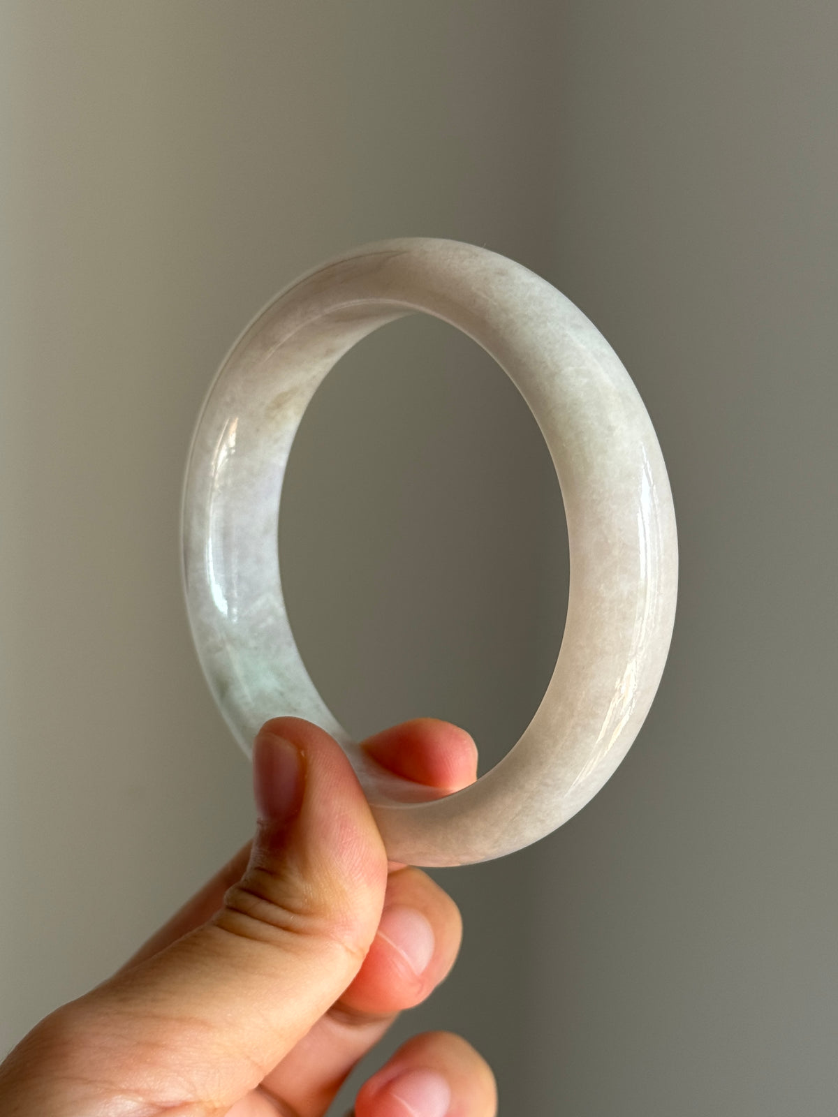 #0452 White Light Green Jade Bangle Size 59