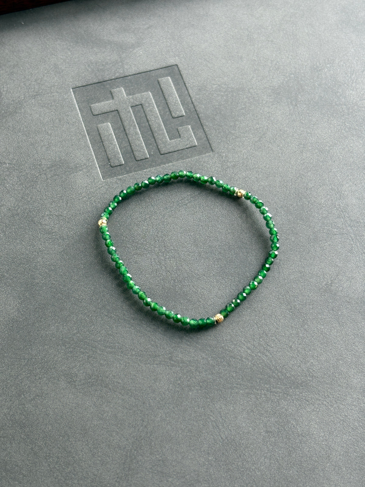 #B0801 Icy Imperial Green Jadeite Jade Diamond-cut Beads 18K Gold Bracelet