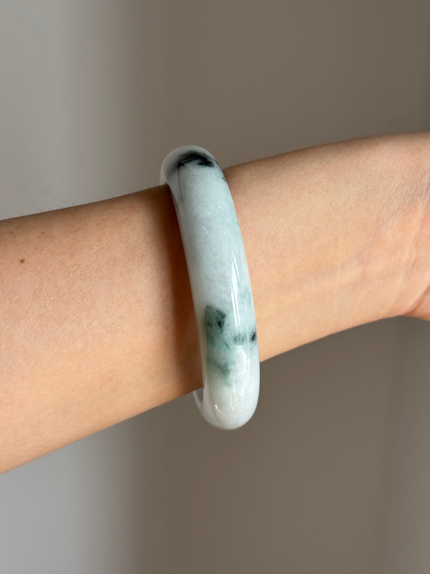 #0402 White Green Ink Flower Jade Bangle Size 56.5
