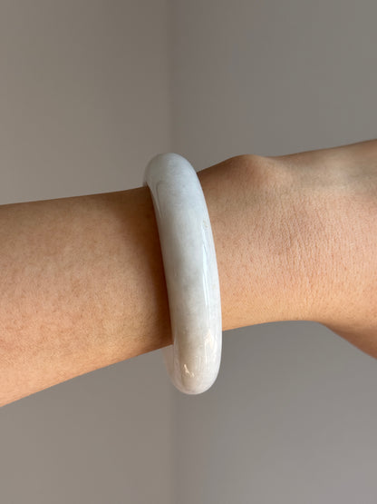 #0435 White Light Green Jade Bangle Size 53