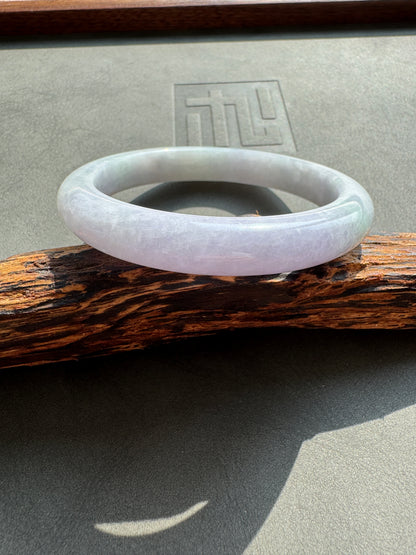 #0358 Lavender Light Green Jade Bangle Size 55.1