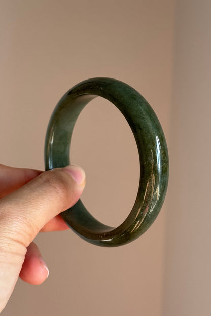 #0425 Olive Green Jade Bangle Size 58.6