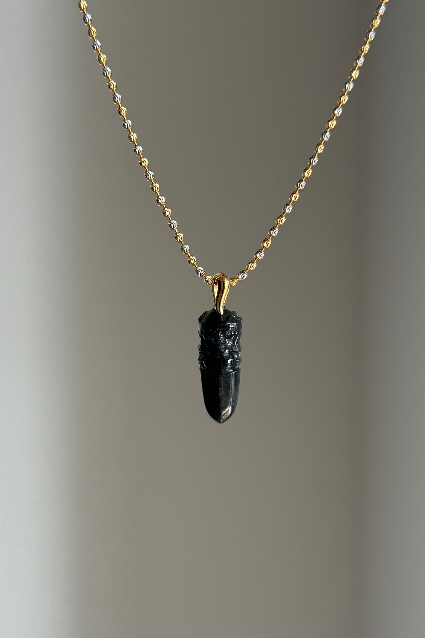 #P0543 “Vajra/Thunderbolt“ Black Jadeite Jade 18K Yellow Gold Pendant