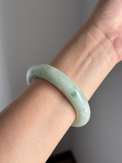 #0362 Vivid Green Flower Jade Bangle Size 57.2