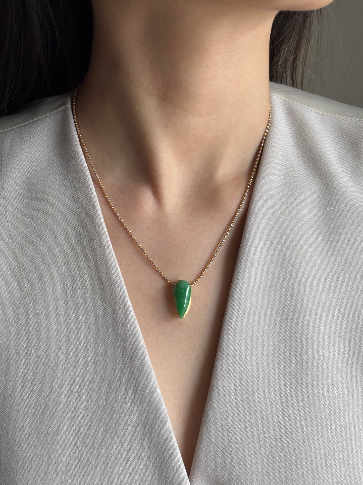 #0465 "Water Drop" Vivid Sun Green Jadeite Jade 18K Yellow Gold Pendant