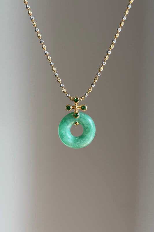 #P0534 "Bi" Vivid Green Jadeite Jade Donut 18K Yellow Gold Pendant