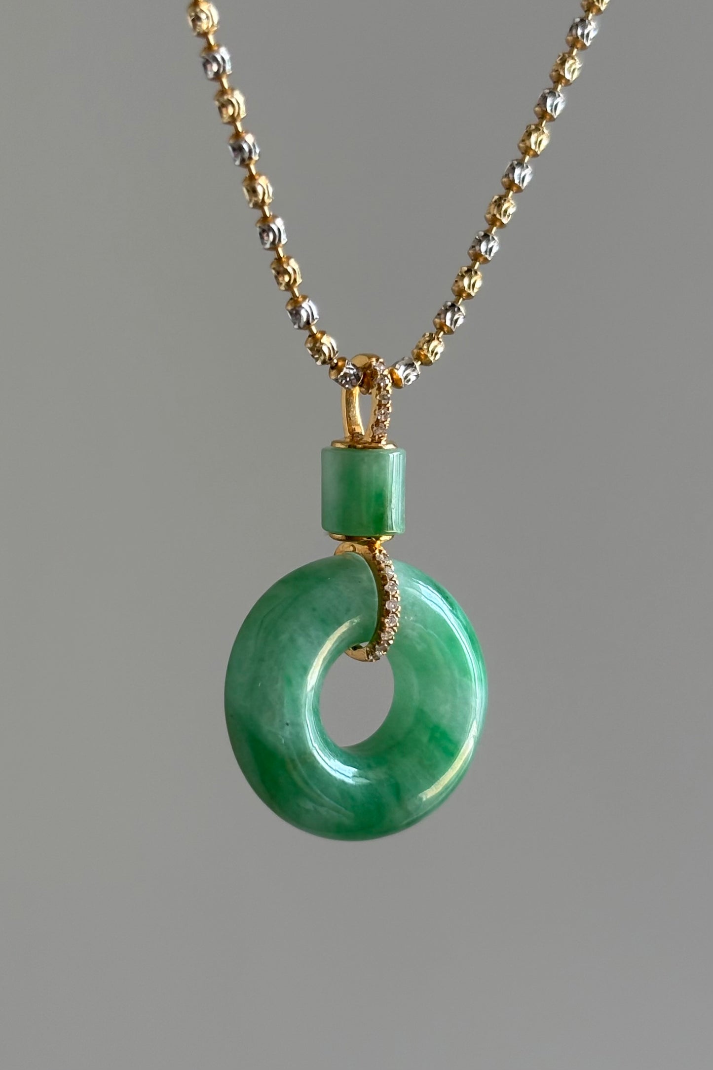 #P0436 "Ping An Kou" Vivid Green Jadeite Jade Donut 18K Yellow Gold VS Diamonds Pendant