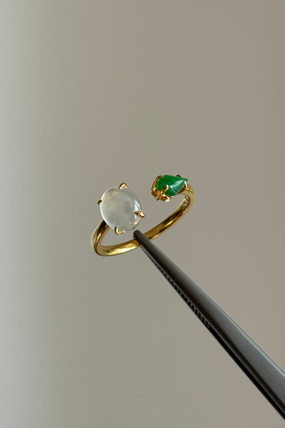 #R0620 Highly Icy White and Imperial Green Jadeite Jade 18K Yellow Gold Ring Size 6.5