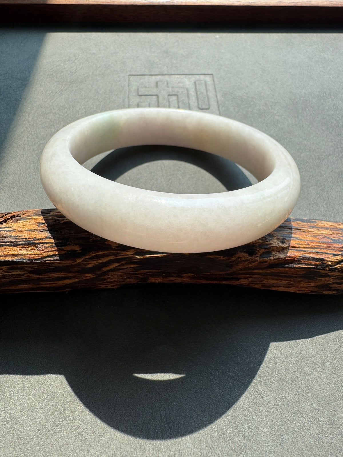 #0452 White Light Green Jade Bangle Size 59