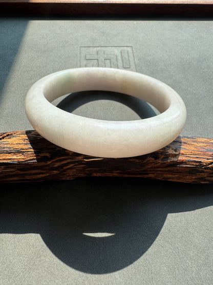 #0452 White Light Green Jade Bangle Size 59