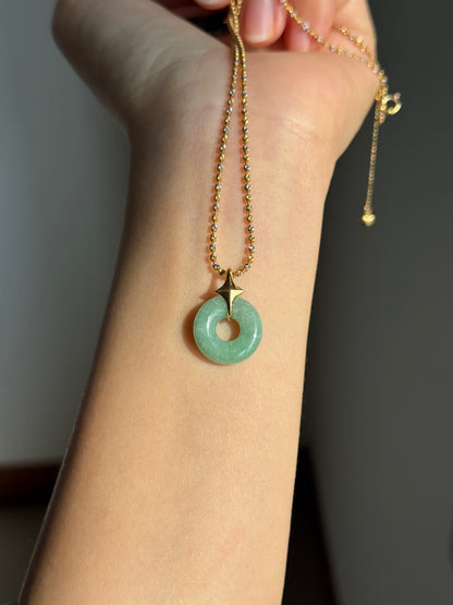 #P0539 "Bi" Vivid Green Jadeite Jade Donut 18K Yellow Gold Pendant