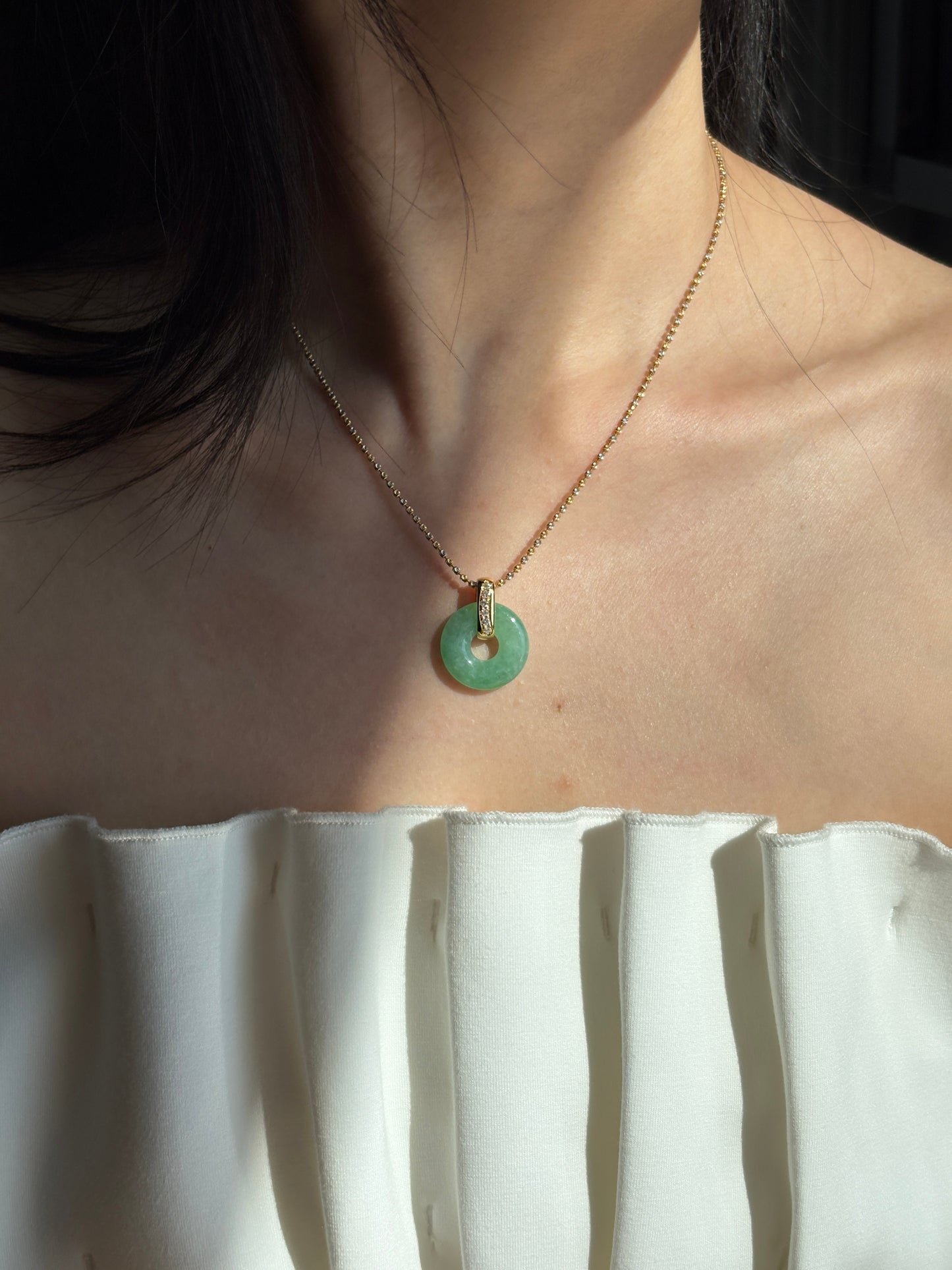 #P0562 "Bi" Icy Bright Green Jadeite Jade Donut 18K Yellow Gold Pendant