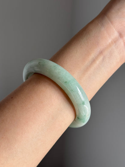 #0362 Vivid Green Flower Jade Bangle Size 57.2
