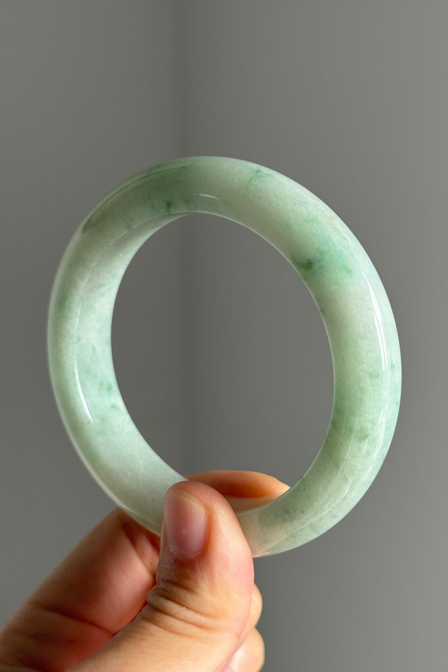 #0362 Vivid Green Flower Jade Bangle Size 57.2