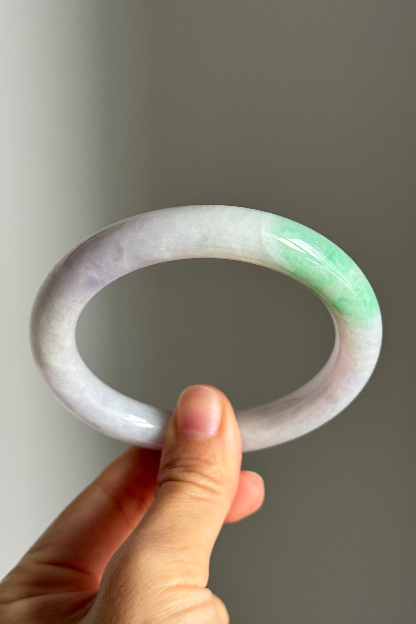#0370 Sun Green Lavender Jade Bangle Size 59.4 (fits up to 61)
