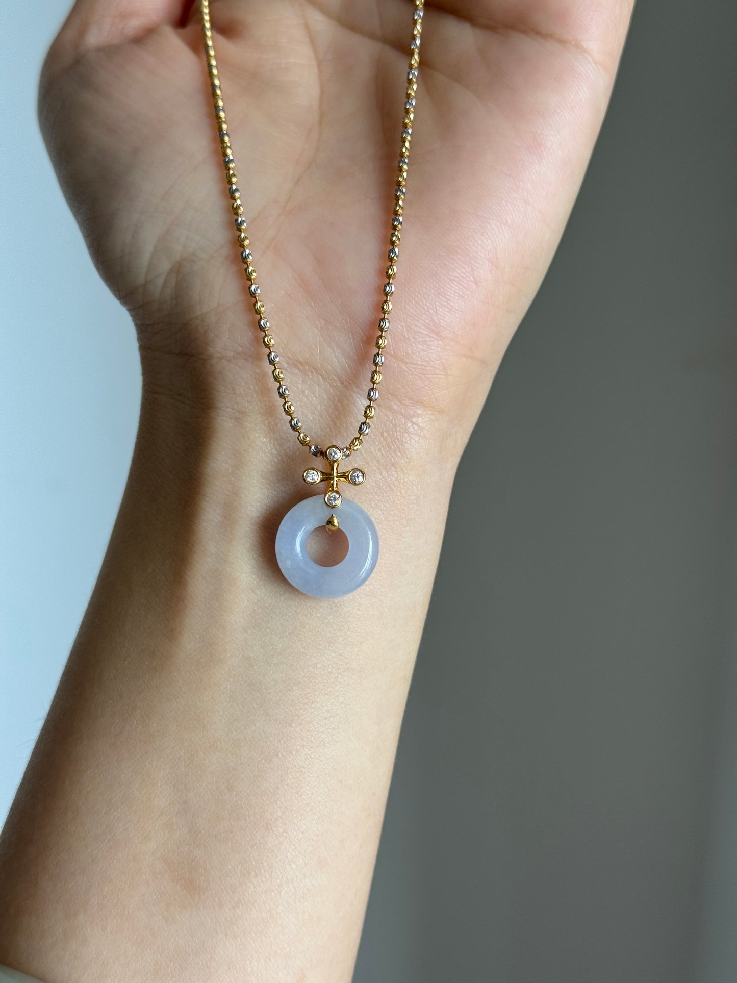 #P0557 "Bi" Icy Lavender Jadeite Jade Donut 18K Yellow Gold Pendant