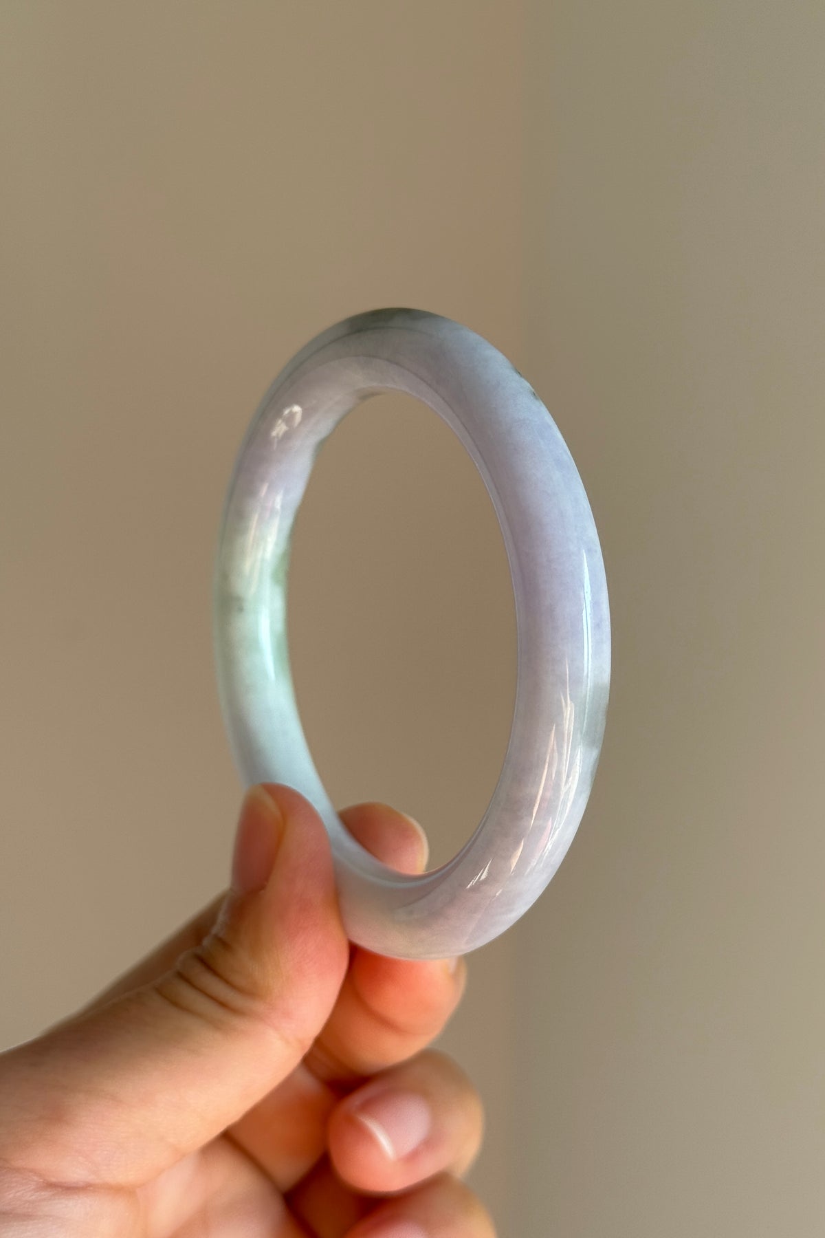 #0427 Lavender Green Yellow Round Jade Bangle Size 53.8 (fits up to 55)