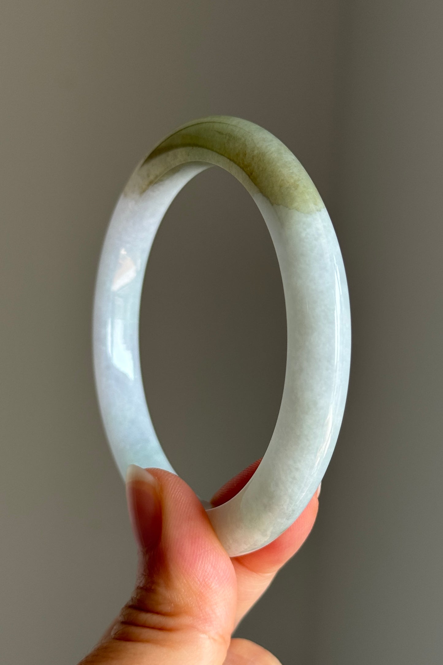 #0400 Icy Olive Green Yellow Light Lavender Jade Bangle Size 56.3