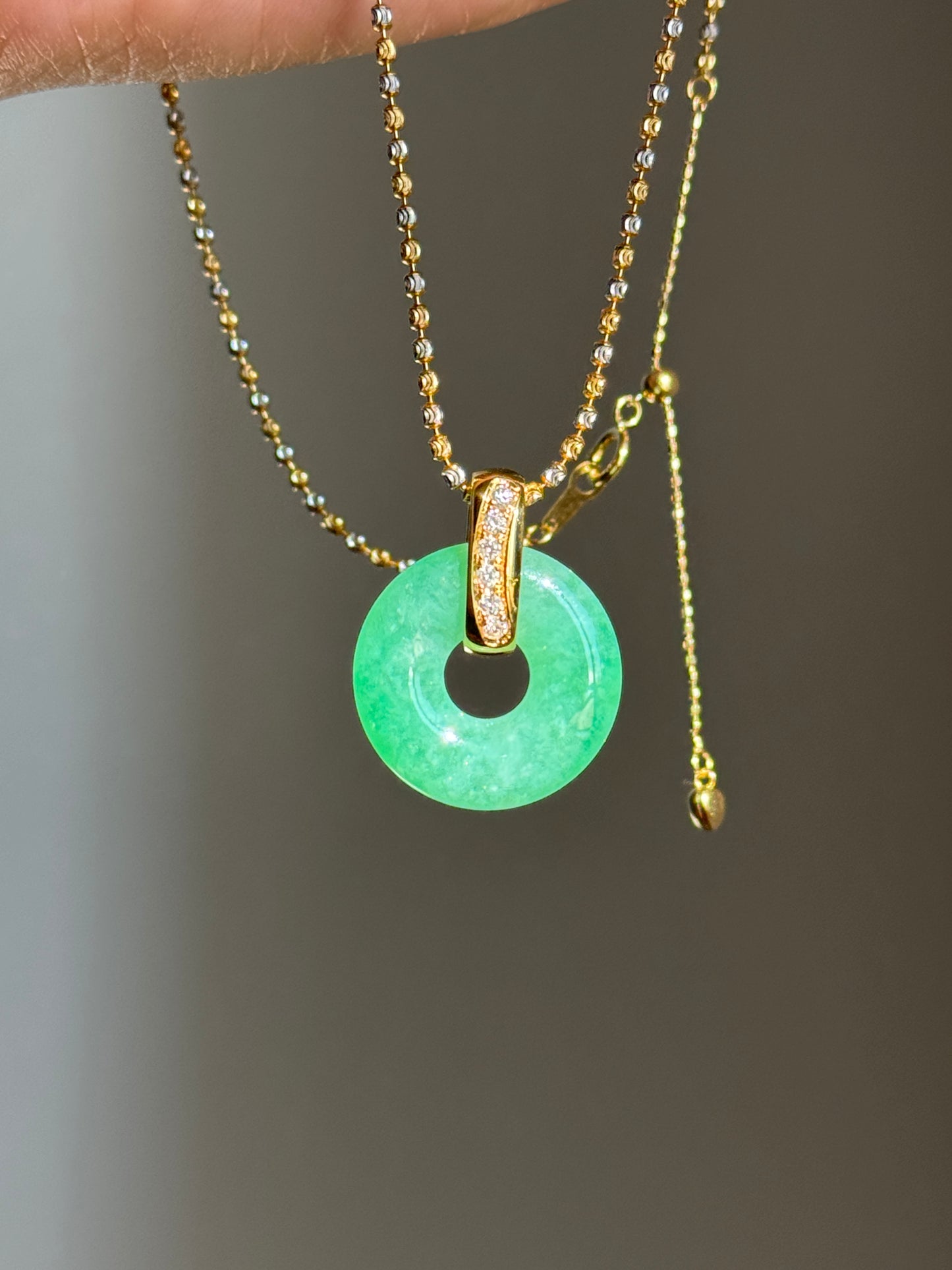 #P0562 "Bi" Icy Bright Green Jadeite Jade Donut 18K Yellow Gold Pendant