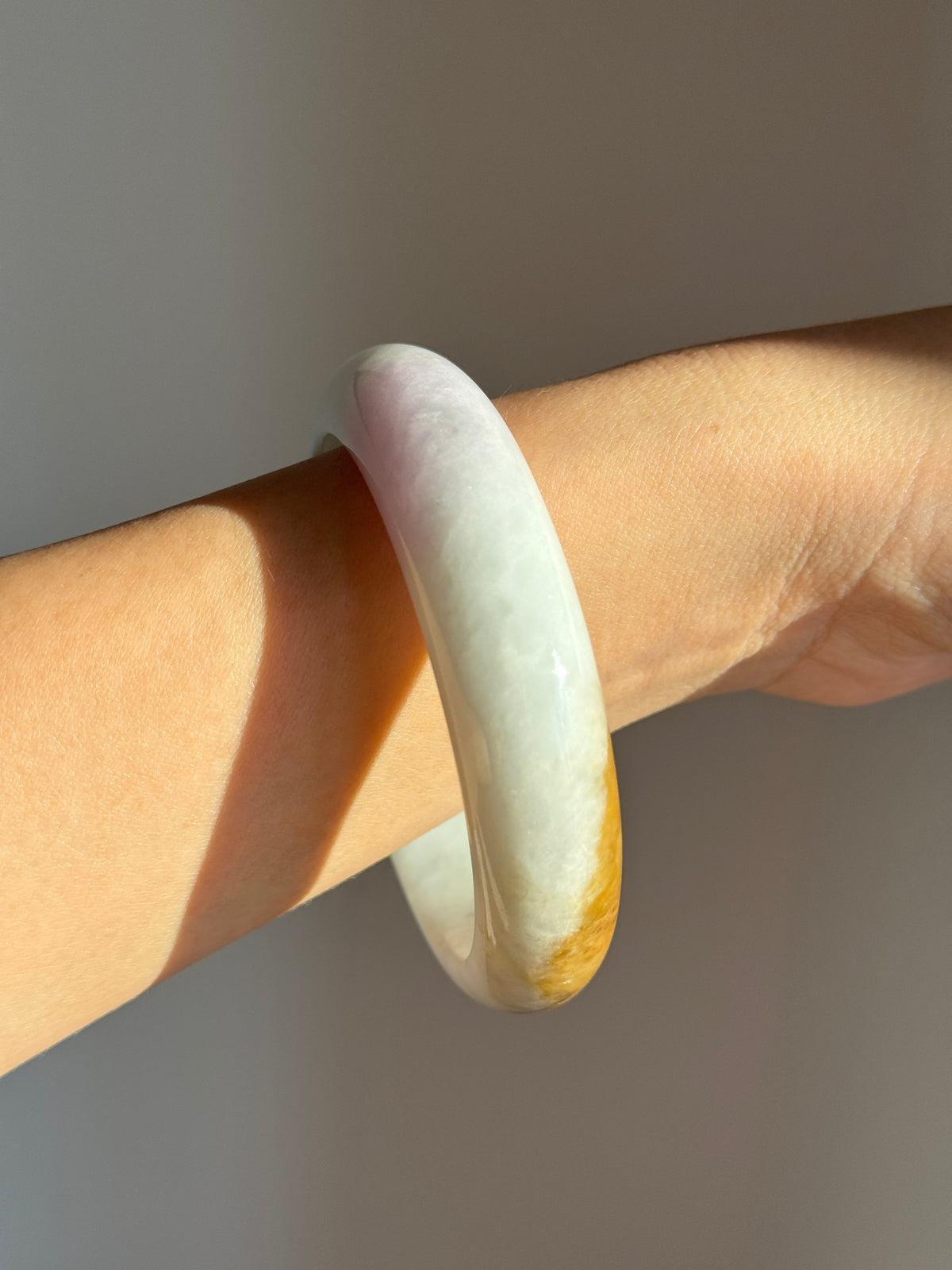 #0432 Yellow Light Green Lavender Jade Bangle Size 60.2