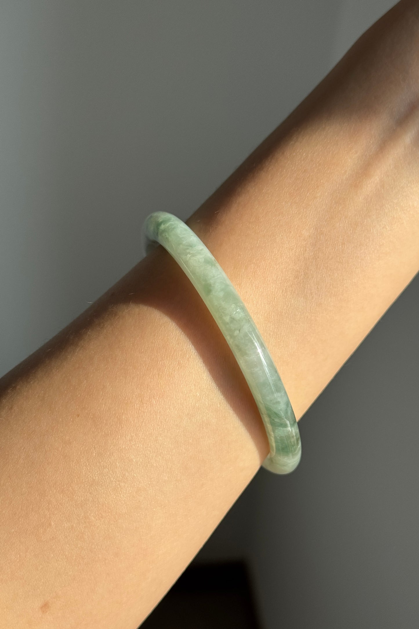 #0376 Icy Green Flower White Slim Jade Bangle Size 59.5 (fits up to 61.5)