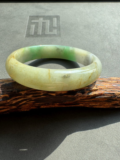 #0373 Icy Sun Green Yellow Ink Oval Jade Bangle Size 52