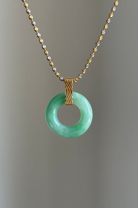 #P0468 "Bi" Vivid Green Jadeite Jade Donut 18K Yellow Gold Pendant