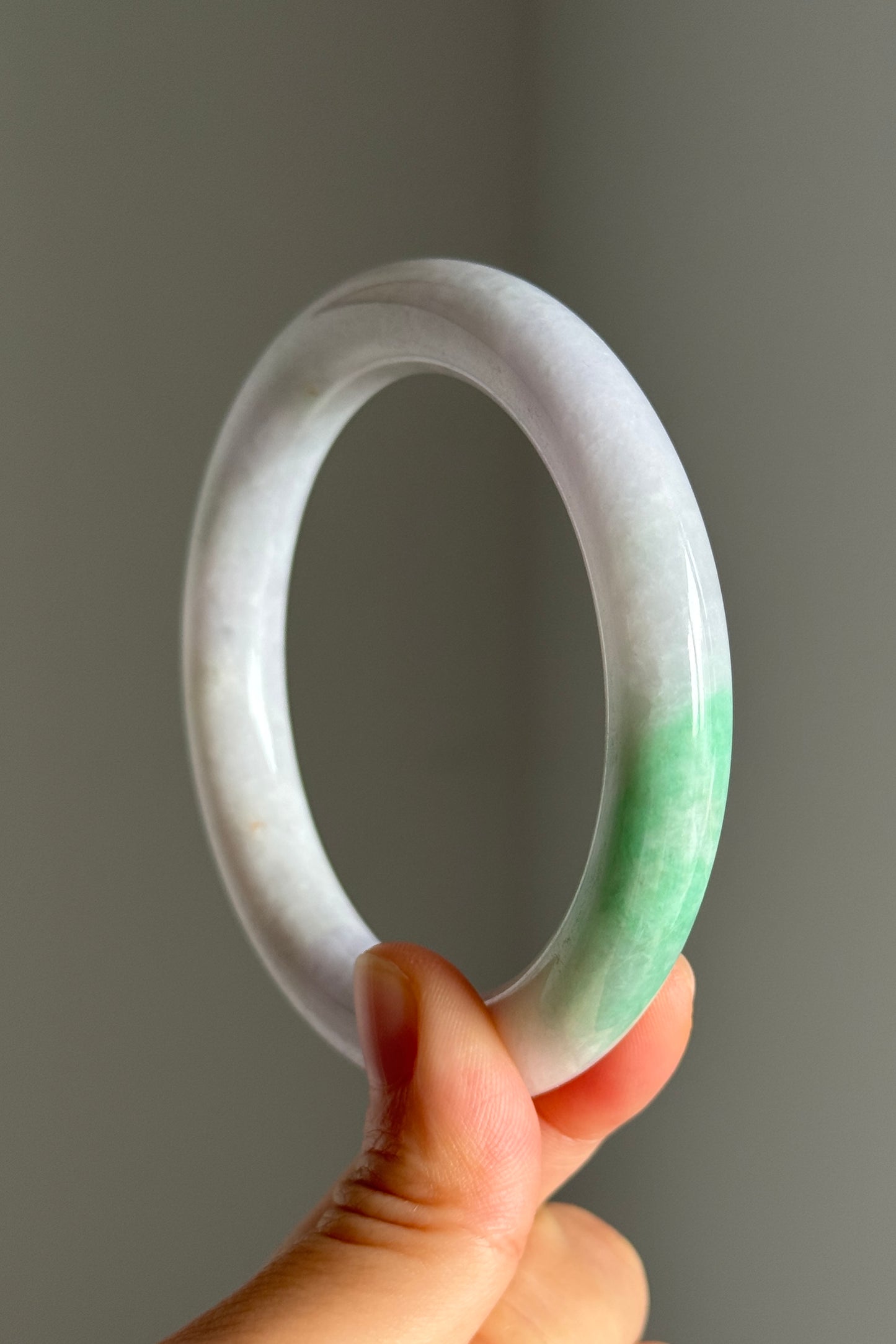 #0370 Sun Green Lavender Jade Bangle Size 59.4 (fits up to 61)
