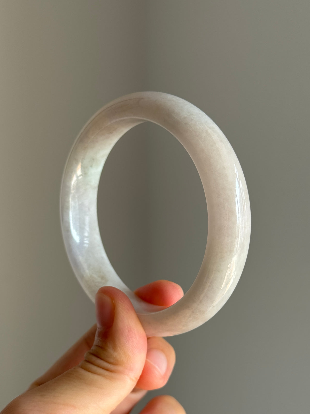 #0452 White Light Green Jade Bangle Size 59