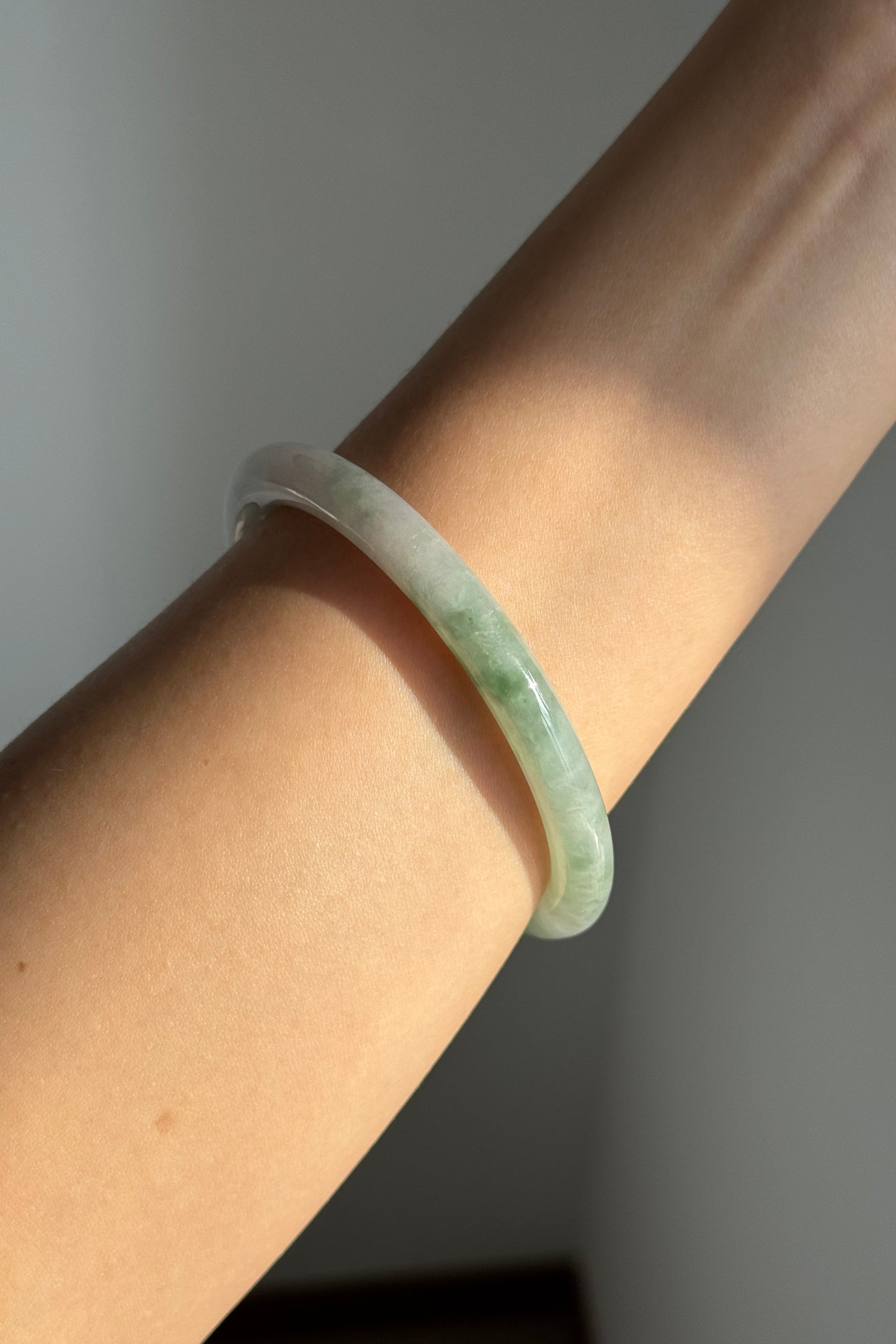 #0376 Icy Green Flower White Slim Jade Bangle Size 59.5 (fits up to 61.5)