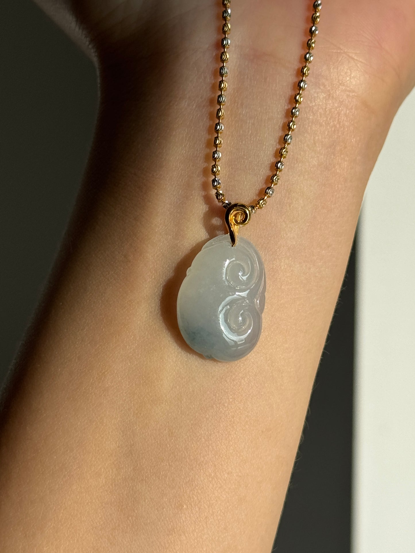 #P0540 "Ruyi / As Your Wish" Icy Blue Lavender Jadeite Jade 18K Yellow Gold Pendant