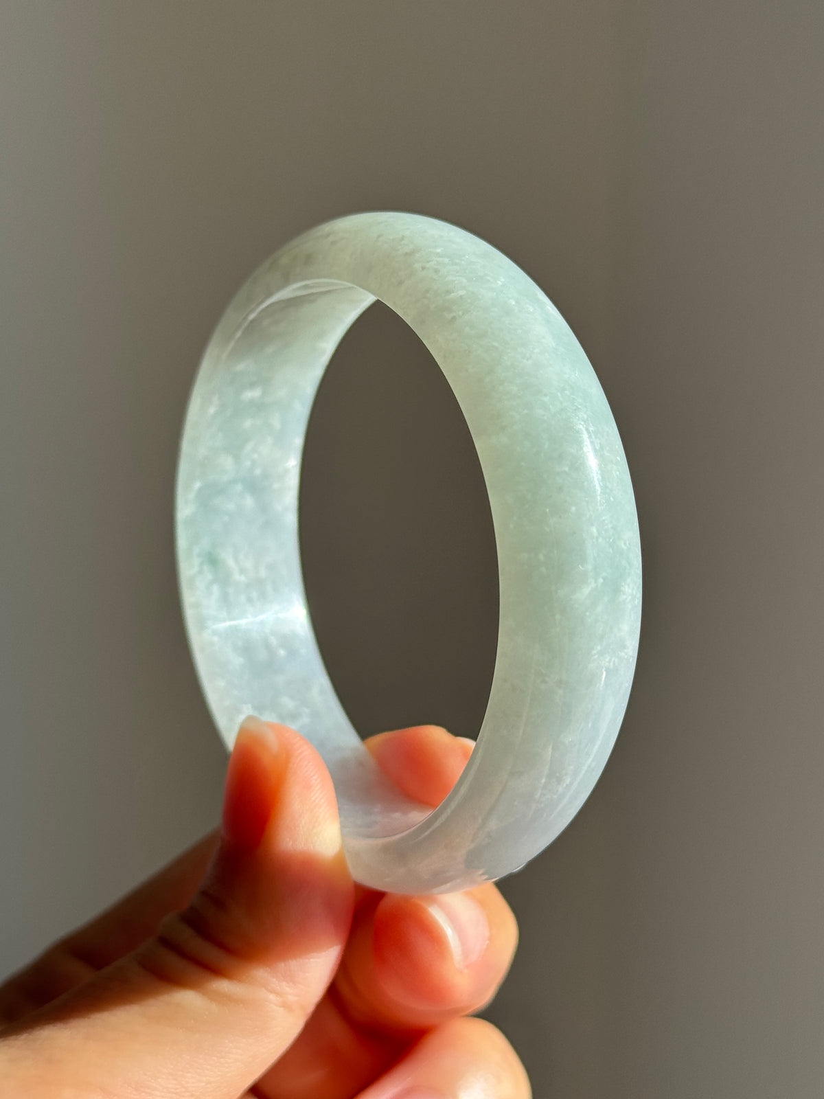 #0447 Icy Light Green Snow Flakes Jade Bangle Size 56.7