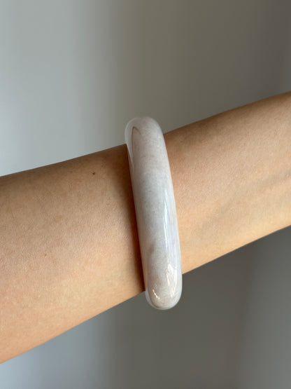 #0452 White Light Green Jade Bangle Size 59