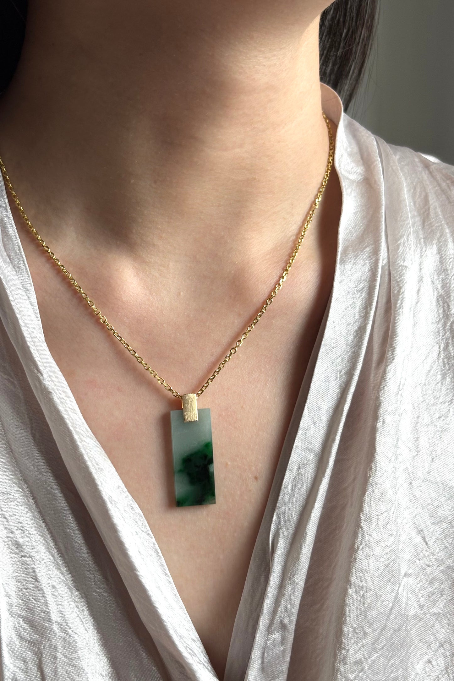 #0449 "Wu Shi" Icy Rich Green Jadeite Jade 18K Yellow Gold Pendant