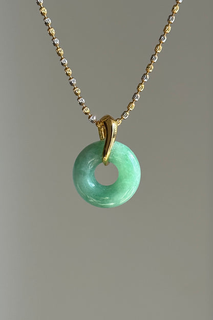#P0478 "Bi" Vivid Green Jadeite Jade Donut 18K Yellow Gold Pendant
