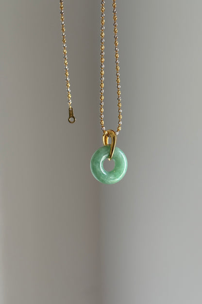 #P0565 "Bi" Vivid Green Jadeite Jade Donut 18K Yellow Gold Pendant