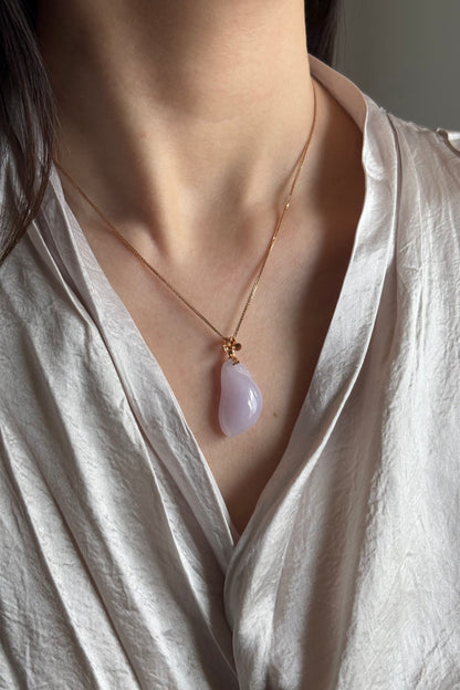 #0444 "Lucky Melon" Pinkish Lavender Jadeite Jade 18K Yellow Gold Pendant