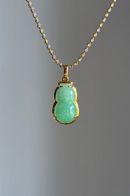 #P0427 "Hulu / Gourd" Icy Vivid Green Jadeite Jade 18K Yellow Gold Pendant